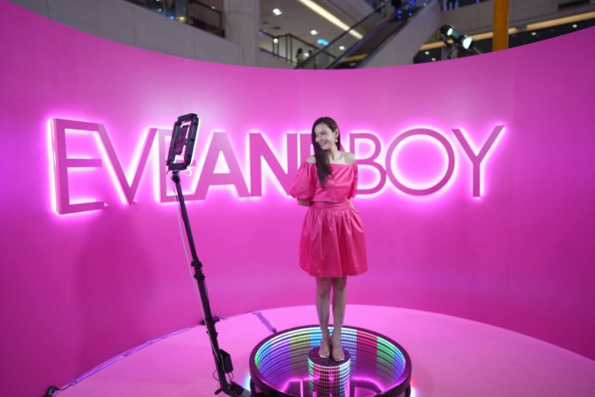 360° video booth at the EVEANDBOY grand opening in Bangkok